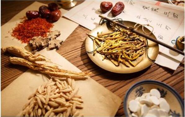 我國中藥材產(chǎn)業(yè)發(fā)展迅速，正向規(guī)?；瑯?biāo)準(zhǔn)化轉(zhuǎn)變